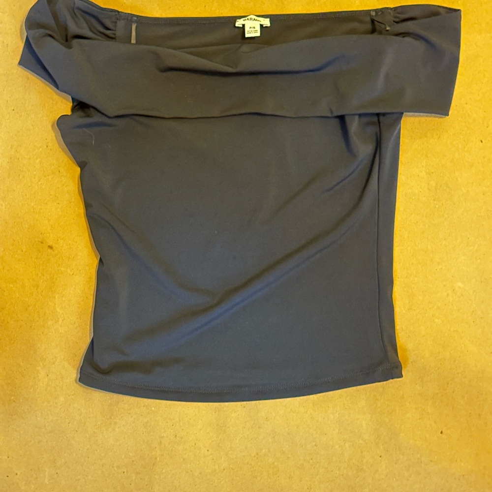 Garage Off-Shoulder Top - Black